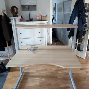 Klassiskt IKEA skrivbord, Jerker 