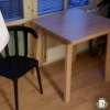 Matbord o två stolar