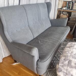 Grå soffa från Ikea