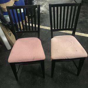 Två stolar bortskänkes