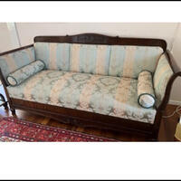 Antik soffa, nyklassicistisk stil,nytapetserad