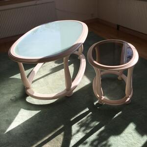 Ovala bord med glasskiva