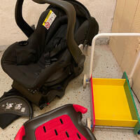 Babyskydd, bilbälteskudde, lära-gå-stol