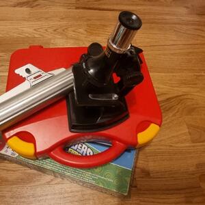 Mikroskop/teleskop och spel