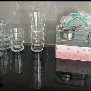 Köksredskap/ glas bortskänkes 