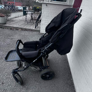 Brio barnvagn bortskänkes