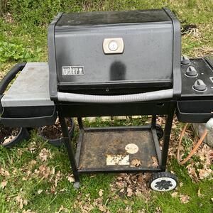 Weber grill bortskänkes