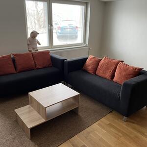 2 sofas with coffee table to give away
