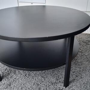 En svart soffbord