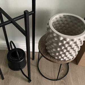 Pots and stand