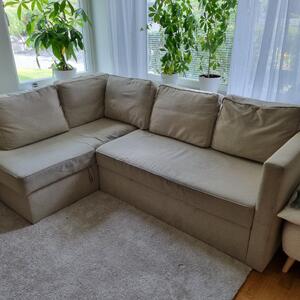 Bäddsoffa från ikea med schäslong och förvaring