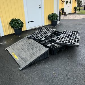 Fatpall för 4 st fat med ramp