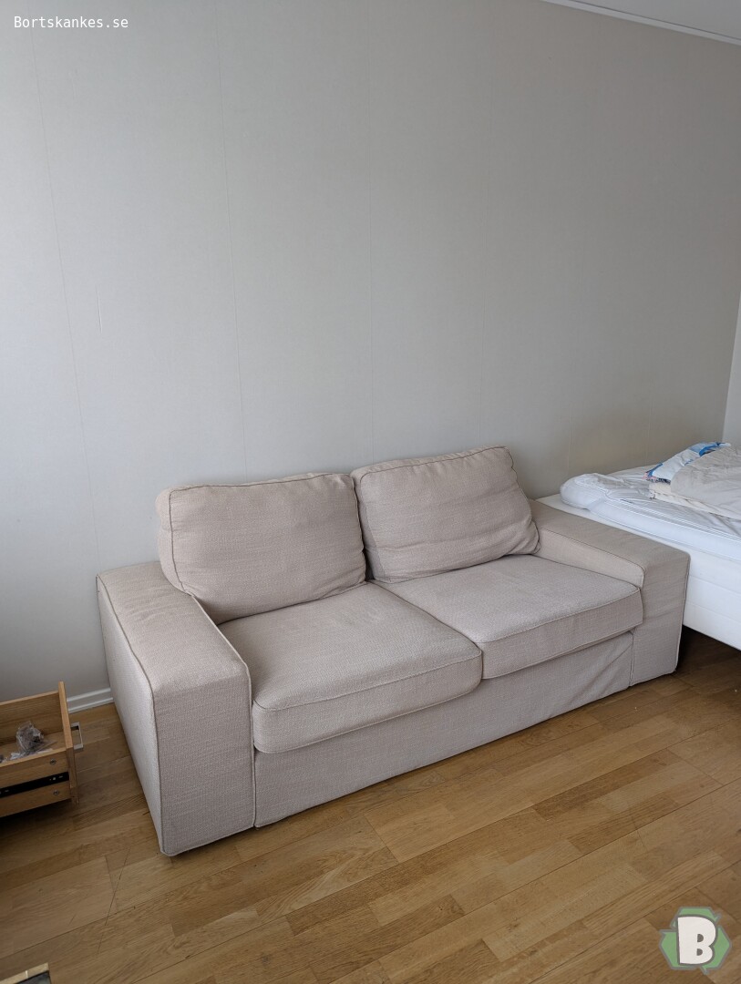 Kivik soffa skänkes