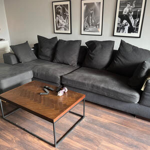 Soffa och soffbord 