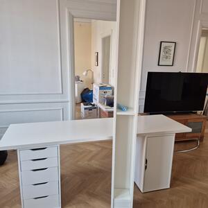 Skrivbord, CD-hylla