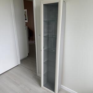 Vitrinskåp vitt glas 