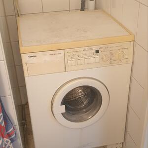 Fullt fungerande tvättmasin med inbyggd torktumlare