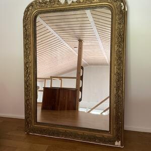 Gold mirror