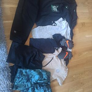 Klädpaket storlek 134-140