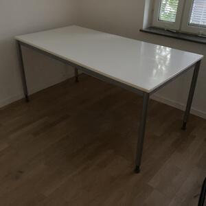 Skrivbord